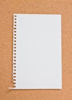 cockboard üzerinde boş bir not defteri.