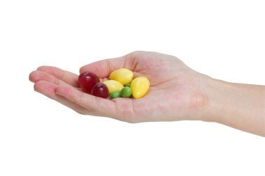 taze üzüm, ginkgo ve beyaz backgrou izole el bezelye