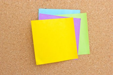 Yapışkan Not gemide dört renk.