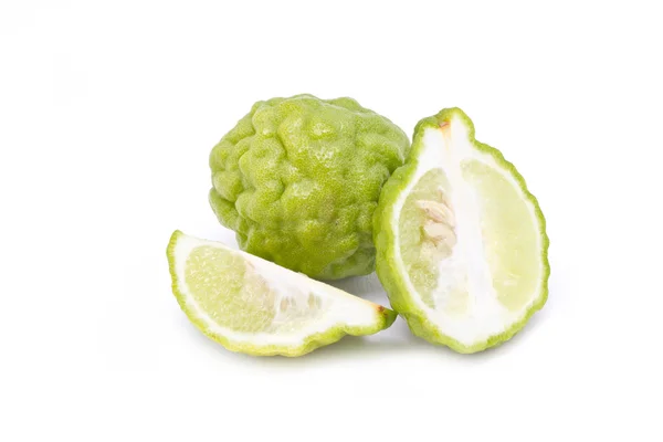 Kaffir lime απομονωμένο σε λευκό φόντο. — Φωτογραφία Αρχείου