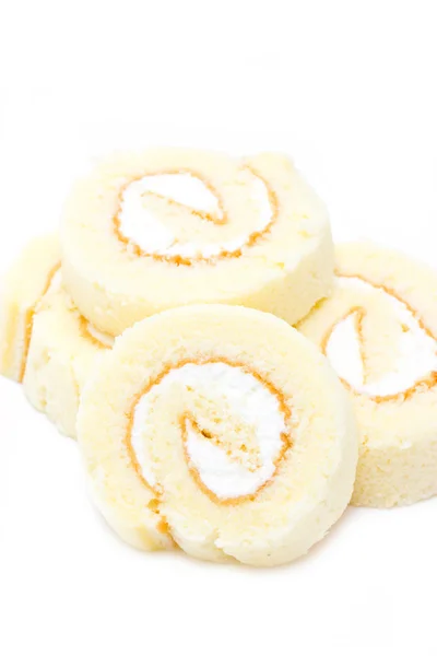 Beyaz izole vanilya rulo pasta. — Stok fotoğraf