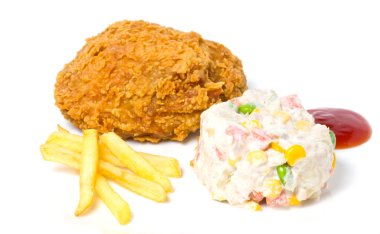 ton balıklı salata chichen ve Fransız kızarmış.