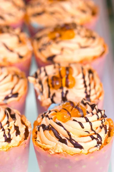 Close up of orange cupcake. — Stock Photo, Image
