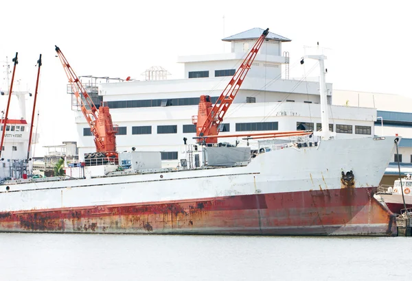 Ship anchor at port. — Stock Photo, Image