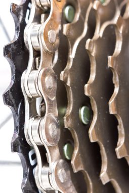 Bisiklet zinciri ve arka kaset