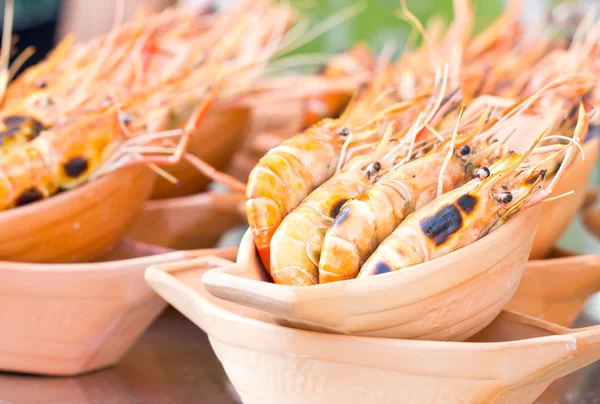 Gambero arrosto in argilla cotta al forno marrone . — Foto Stock