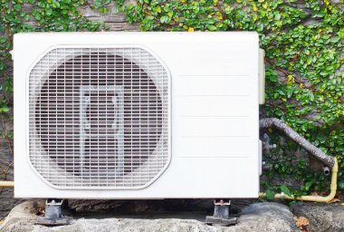 Beyaz metal hava kompresörü.