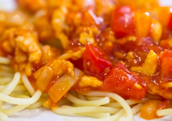 Espaguetis y salsa de tomate. — Foto de Stock