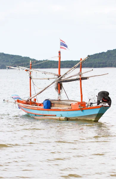 Barco de pesca en Chumphon, Tailandia . — Foto de Stock