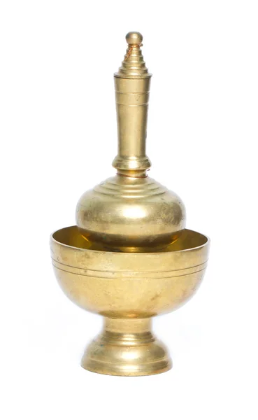黄铜倾吐礼仪水传统的泰式. — 图库照片