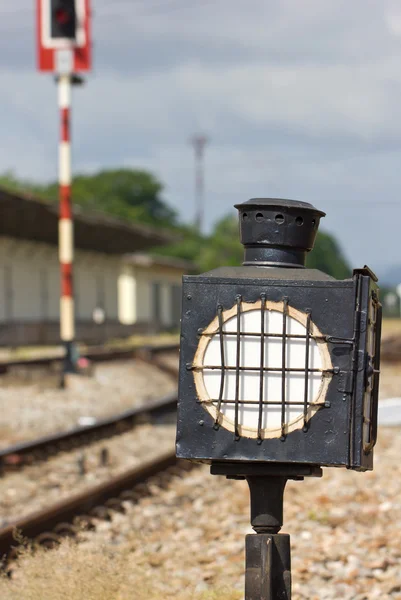 Vecchio treno in acciaio segno lanterna — Foto Stock