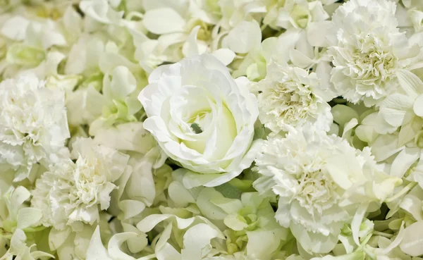 Artificial white flowers. — Stock Photo, Image