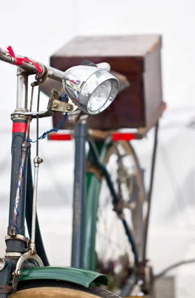 Gamla cyklar lampa på nära håll. — Stockfoto