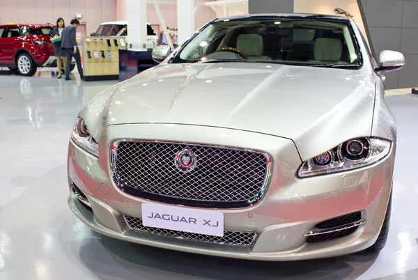 Jaguar xk bilen på displayen — Stockfoto