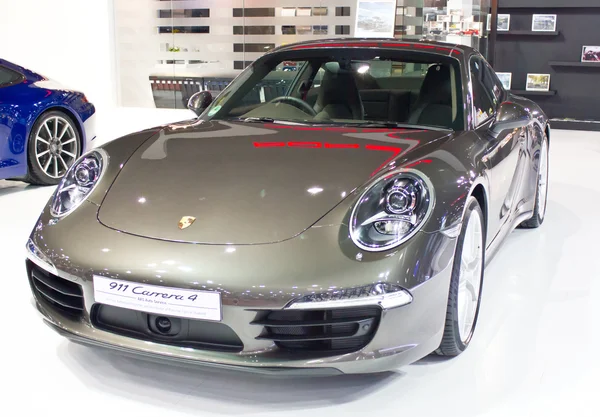 Porsche carrera 4 araba ekranda — Stok fotoğraf