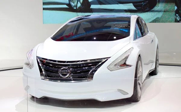 Nissan ellure koncept auto na displeji — Stock fotografie