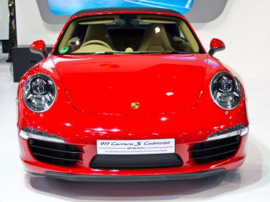 Porsche 911 carrera s cabriolet otomobil ekranda