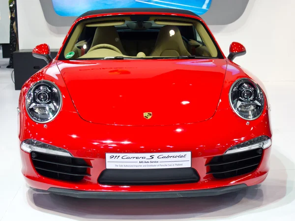 Porsche 911 carrera s cabriolet bil på displayen — Stockfoto