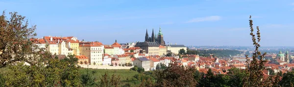 Vista Panorámica Ciudad Checa Praga Desde Parque Cerca Del Monasterio — Foto de Stock