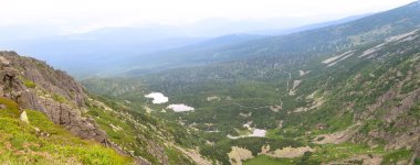 Krkonose 'deki Snezne Jamy' nin (Dev Dağlar) uzak Çek Cumhuriyeti, Bohemya Bölgesi 'ndeki küçük buzullu manzarası