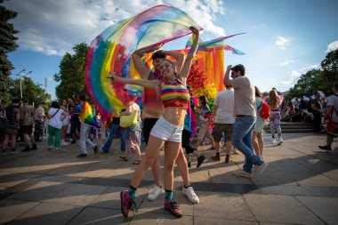 Sofya, Bulgaristan - 18 Haziran 2022: LGBT hakları lezbiyeni, eşcinsel, transeksüel ve biseksüel destekleme amaçlı Sofya Onur etkinliği 15 'inci kez Sofya' da düzenleniyor.