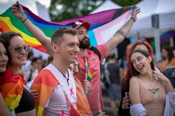 Sofya, Bulgaristan - 18 Haziran 2022: LGBT hakları lezbiyeni, eşcinsel, transeksüel ve biseksüel destekleme amaçlı Sofya Onur etkinliği 15 'inci kez Sofya' da düzenleniyor.