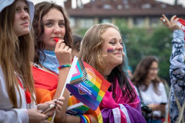 Sofya, Bulgaristan - 12 Haziran 2021: LGBT haklarına destek amaçlı Sofya Onur etkinliği (lezbiyen, gey, transseksüel ve biseksüel) Sofya 'da 14. kez ve bir yıl aradan sonra düzenleniyor.