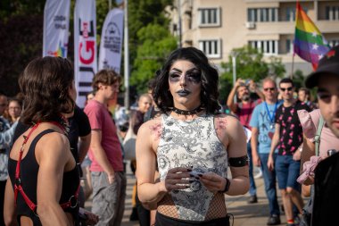 Sofya, Bulgaristan - 12 Haziran 2021: LGBT haklarına destek amaçlı Sofya Onur etkinliği (lezbiyen, gey, transseksüel ve biseksüel) Sofya 'da 14. kez ve bir yıl aradan sonra düzenleniyor.