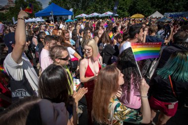 Sofya, Bulgaristan - 18 Haziran 2022: LGBT hakları lezbiyeni, eşcinsel, transeksüel ve biseksüel destekleme amaçlı Sofya Onur etkinliği 15 'inci kez Sofya' da düzenleniyor.