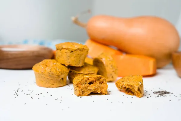 Kürbis Cupcakes Einer Auflaufform Mit Chiasamen Herbst Orangenkuchen Mit Orange — Stockfoto