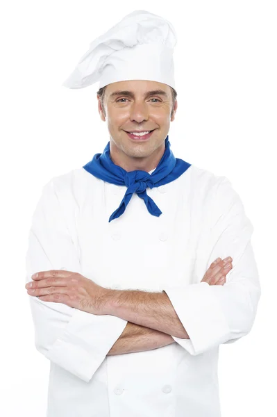 Gülümsemek gülümseyen genç erkek aşçı portresi — Stok fotoğraf