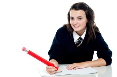 Kendine güvenen kız testi almaya hazır