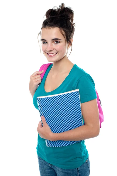 Pretty teenager ready to attend college — Stock Photo, Image