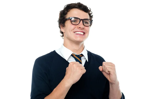 Joven alegre celebrando su éxito — Foto de Stock