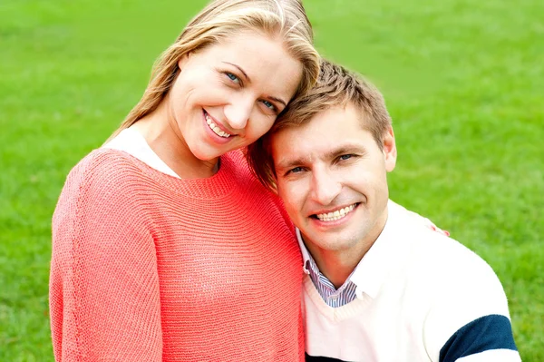 Close up shot of gorgeous young love couple — Stock Photo, Image