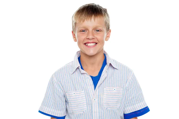 Nafsa skott av leende bedårande ung pojke — Stockfoto