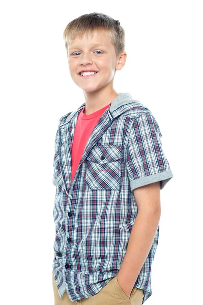 Profilbild eines smarten Jungen, der lässig posiert — Stockfoto