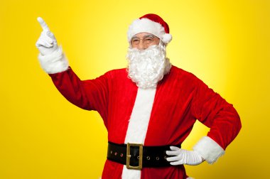 neşeli Noel uzağa işaret. kopyalama alanı kavramı.