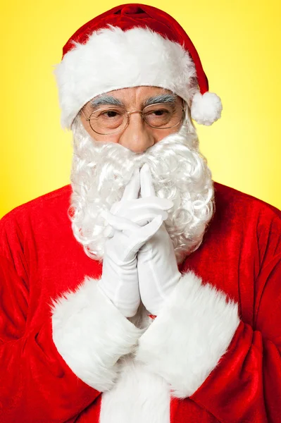 Papai Noel tentando lembrar suas memórias antigas — Fotografia de Stock