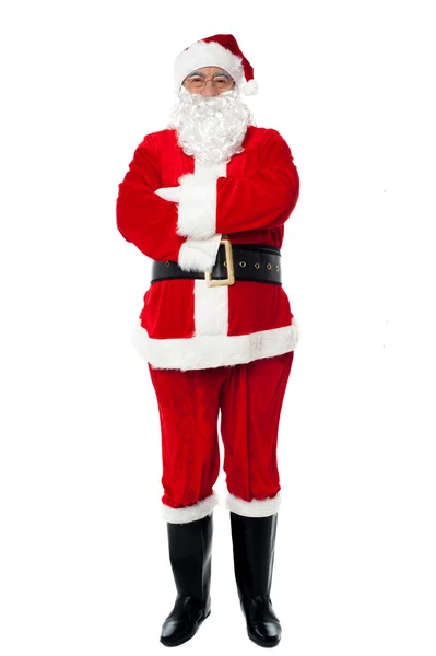 Fiducioso vecchio in costume da Babbo Natale — Foto Stock
