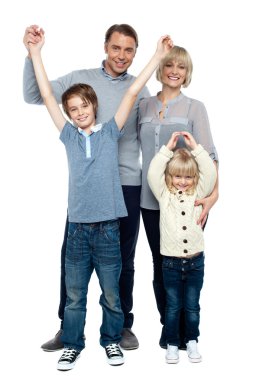 neşeli çocuklar ebeveynleri ile. aile portresi