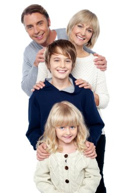 tam bir aile. Kızım, evlat, anne ve baba