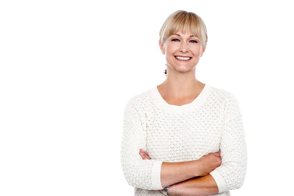 Retrato casual de una mujer de mediana edad — Foto de Stock