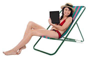 tablet pc teşvik gülümseyen bikini modeli
