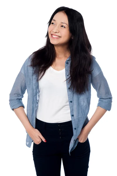 Casual portre sevimli Asyalı kız — Stok fotoğraf
