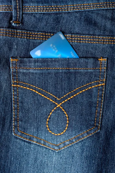 Cartão de dinheiro em jeans bolso traseiro — Fotografia de Stock