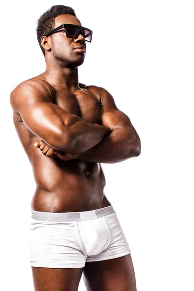 Muscular homem africano posando com confiança — Fotografia de Stock