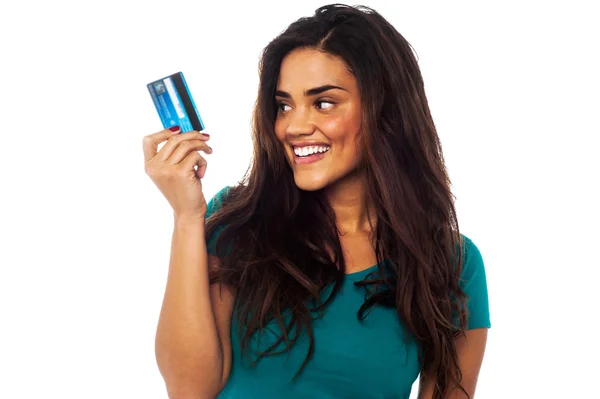 Attractive model displaying her cash card — Stock Photo, Image