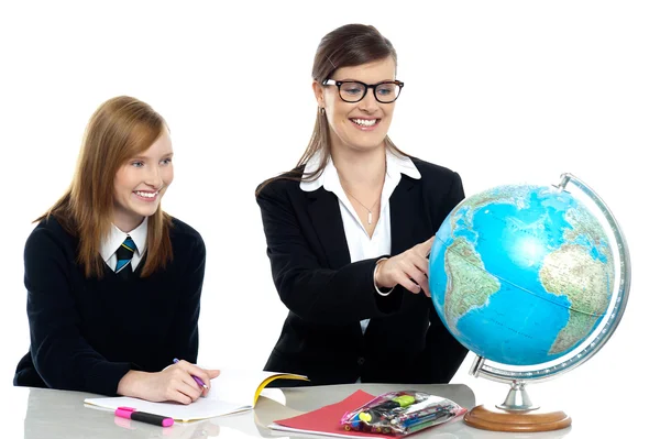 Het is tijd voor sommige lessen Geografie — Stockfoto