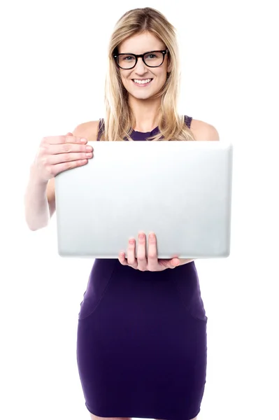 Pretty girl with laptop — Stock Photo, Image